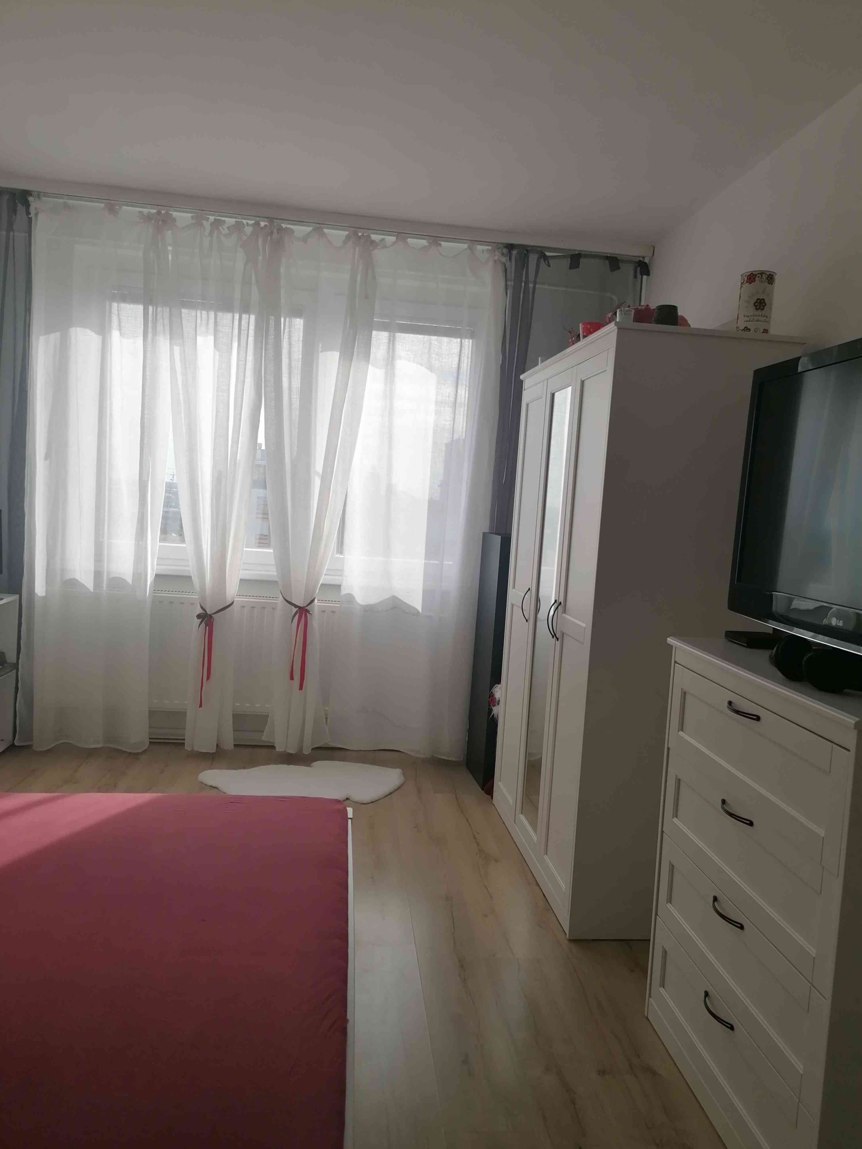 SZENTESI OTTHON A VÁROS FELETT – 5. fotó