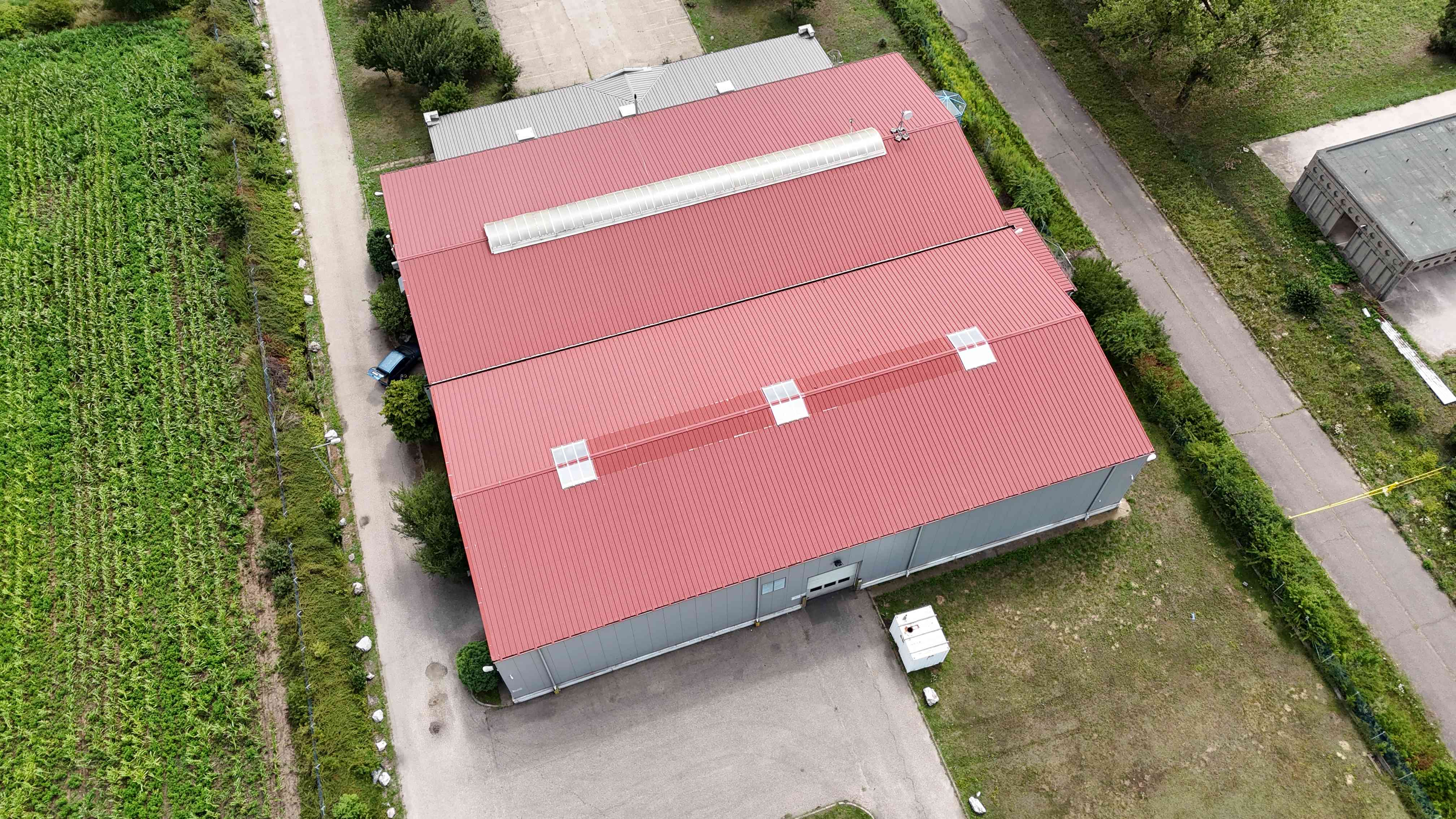Ipari parkban elhelyezkedő gyáregység – 2. fotó