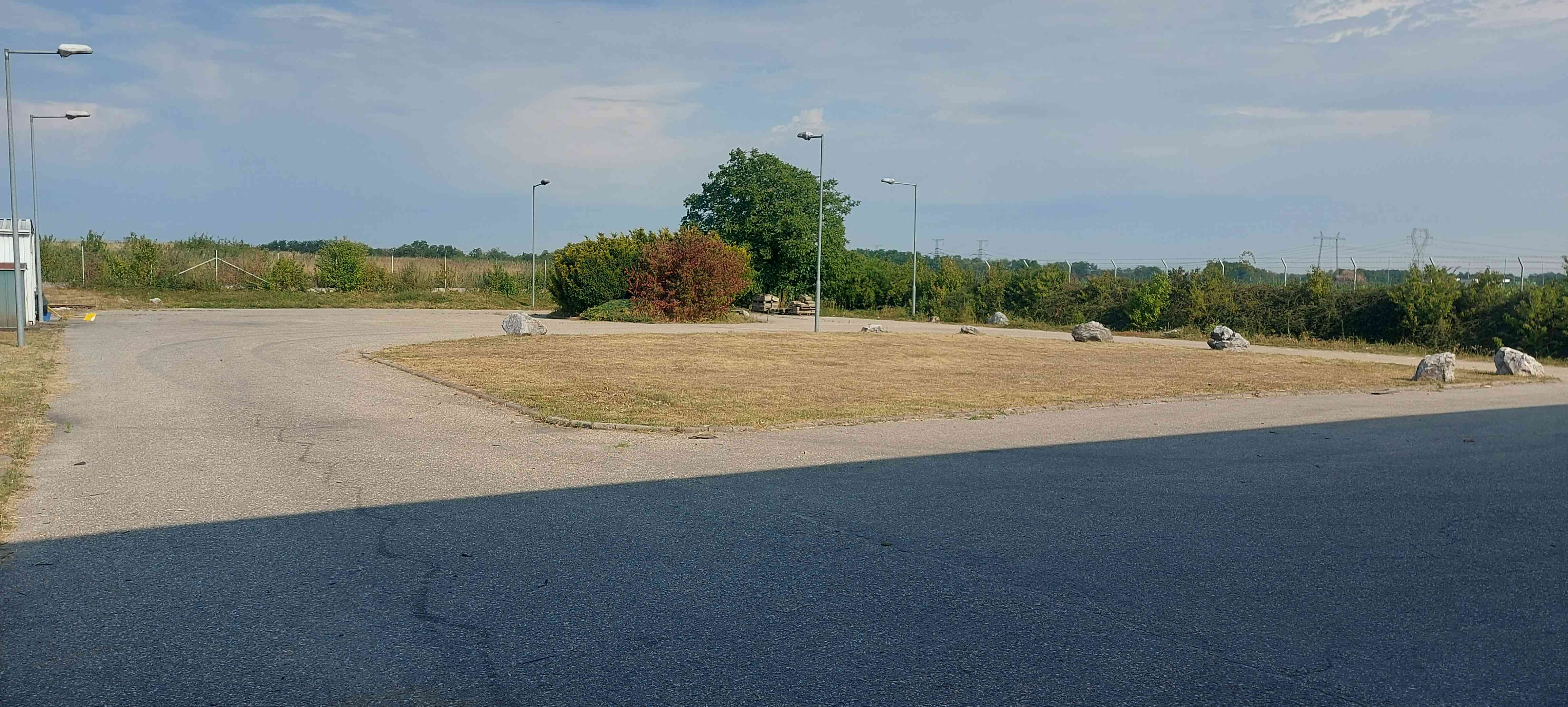 Ipari parkban elhelyezkedő gyáregység – 6. fotó