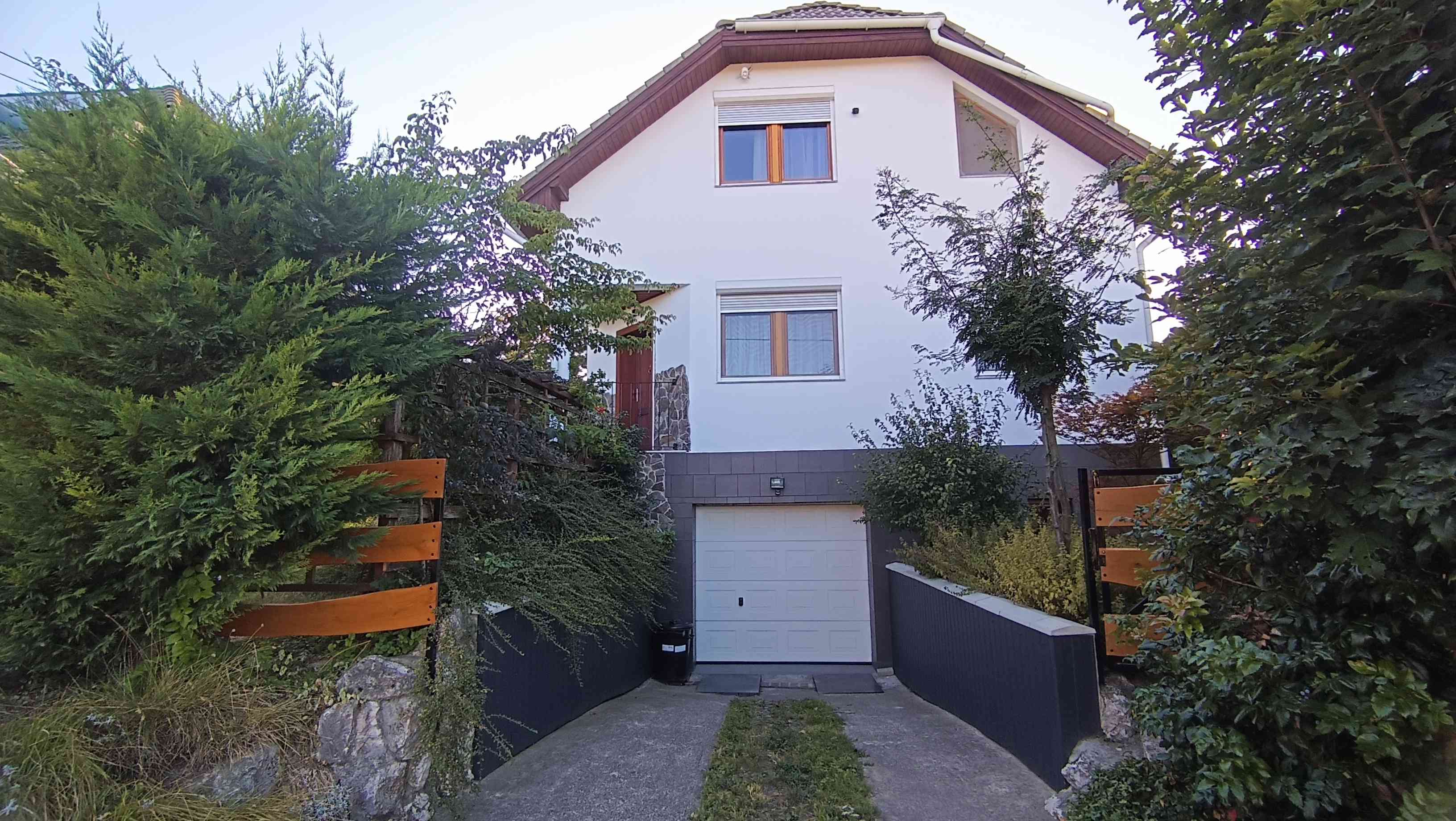 Kertes családi ház Vác mellett–nyugalom, kényelem, energiatakarékosság – 6. fotó