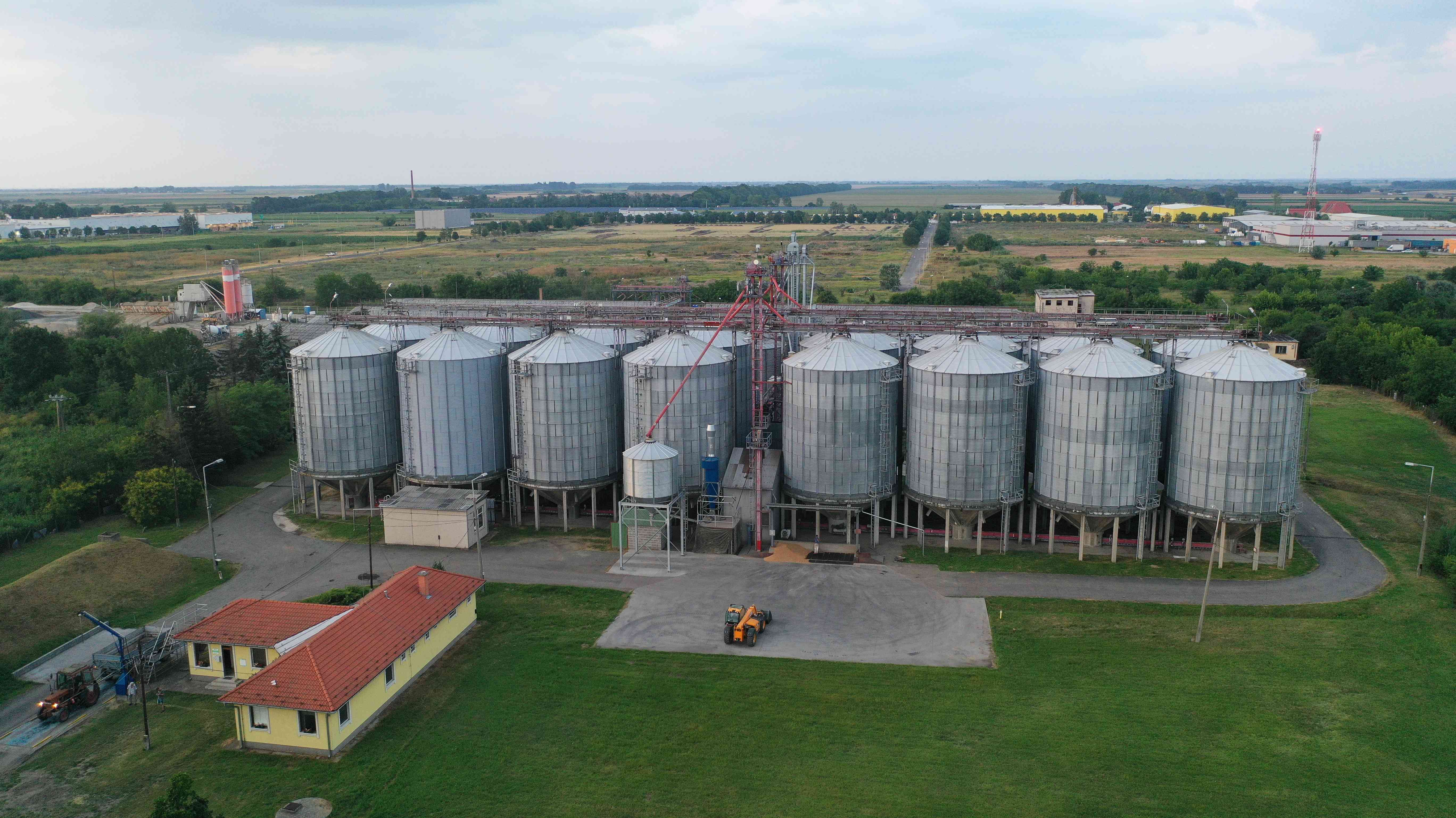 Működő gabona tároló és szolgáltató telep eladó ügyfélkörrel együtt – 4. fotó