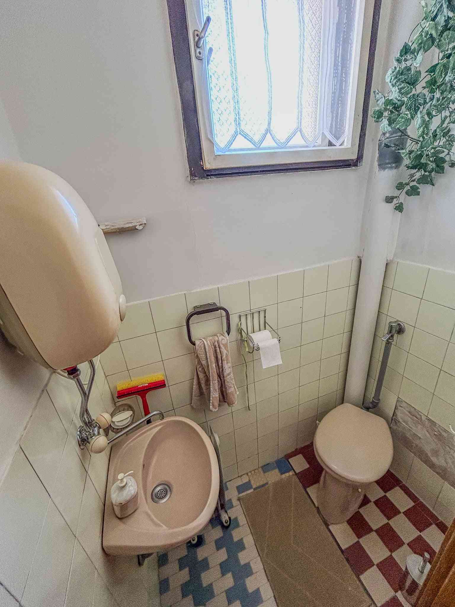 Eladó kétszintes családi ház Siófok-Kiliti csendes utcájában – 5. fotó