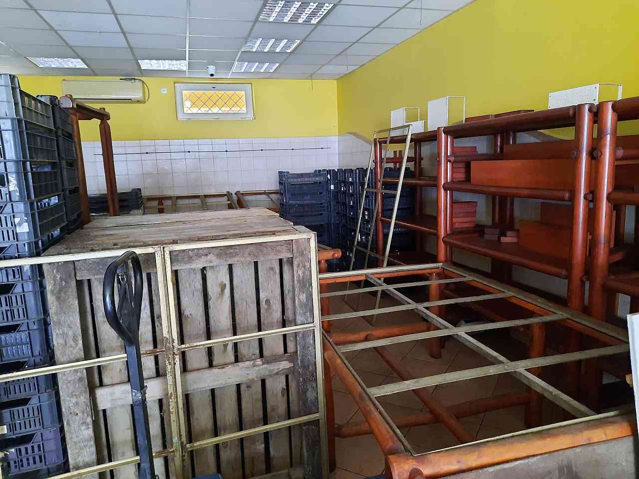 Üzlethelyiség, Szeged-Alsóváros frekventált helyén eladó! – 2. fotó