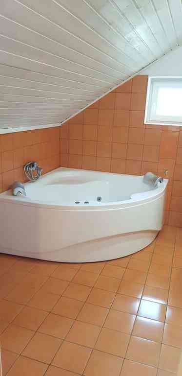 Mórahalmi apartmanház – 9. fotó